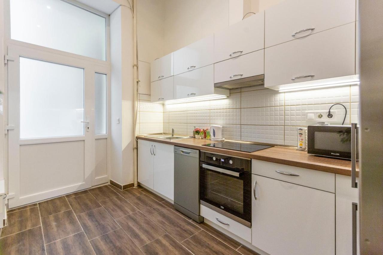 Cozy & Pleasant Homes In The Heart Of Budapest Exterior photo